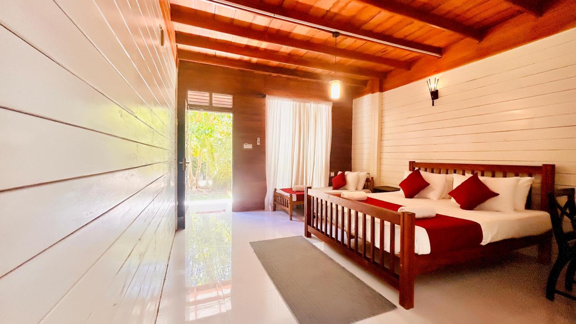 Wood Lodge Мирисса Экстерьер фото